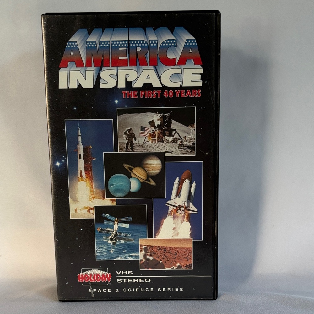 VINTAGE 1996 - LIKE NEW! COLLECTIBLE AMERICA IN SPACE THE FIRST 40 YEARS - VHS